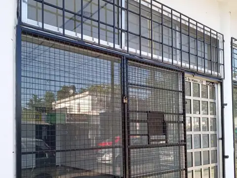 Local en Alquiler en Granadero Baigorria, $ 450.000