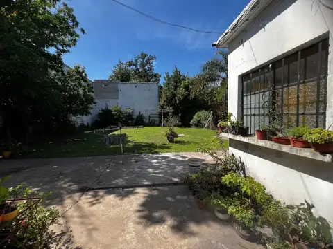 Avenida Eva Duarte de Perón 1600