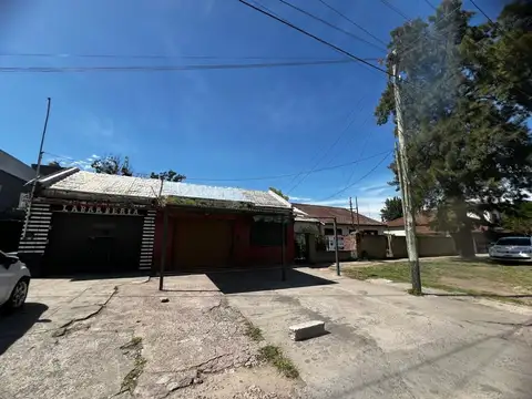 LOCAL VENTA MAS CASA DE 3 AMBIENTES AMPLIO LOTE