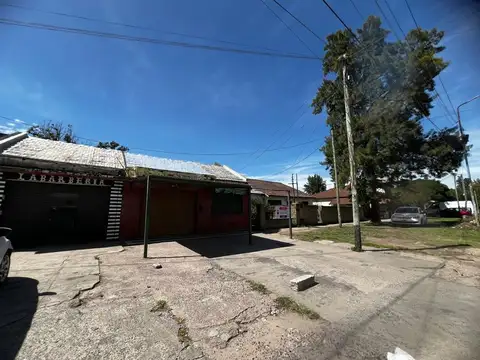 LOCAL VENTA MAS CASA DE 3 AMBIENTES AMPLIO LOTE