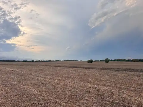 13,5 has agrícolas cerquita de Paraná