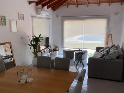 Casa 4 ambientes con 4 baños