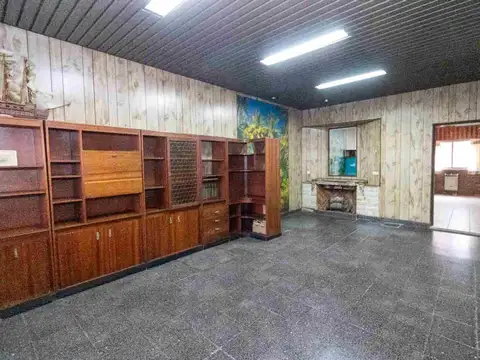 CASA 4 AMBIENTES CON  ENTRADA DE AUTO Y PATIO