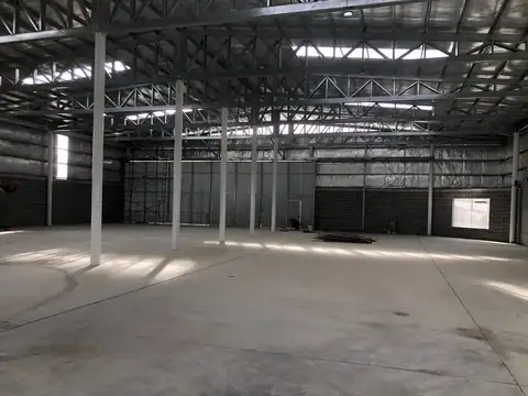 Galpón en  Acceso Sur