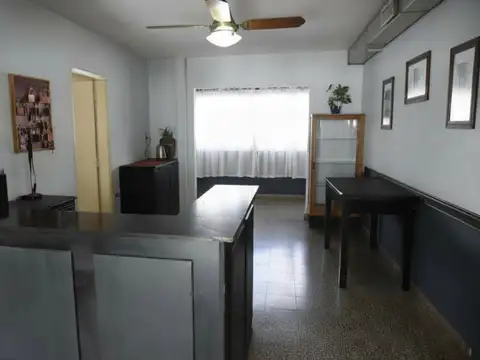 Inversión Premium en Marcos Juárez. Edificio en Block con Triple Frente.