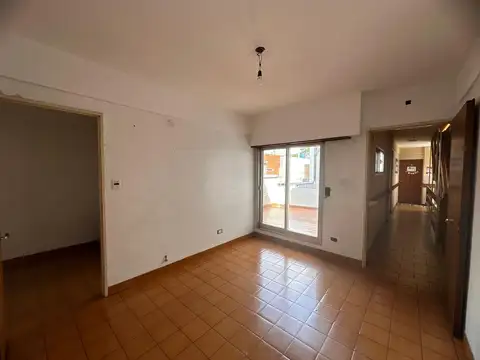 Hipolito Yrigoyen 1080 , Piso 1