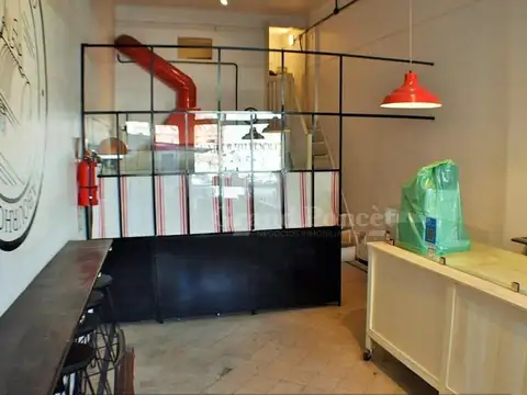 Local Comercial con Entrepiso y Tiraje a los 4 Vientos