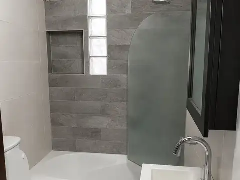 Casa en Alquiler con 1 cochera