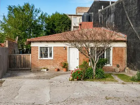 Casa 3 dormitorios - Amplio terreno