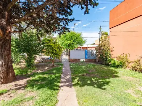 VENTA CASA 3AMB VILLA LUZURIAGA 366M2  TOTALES.
