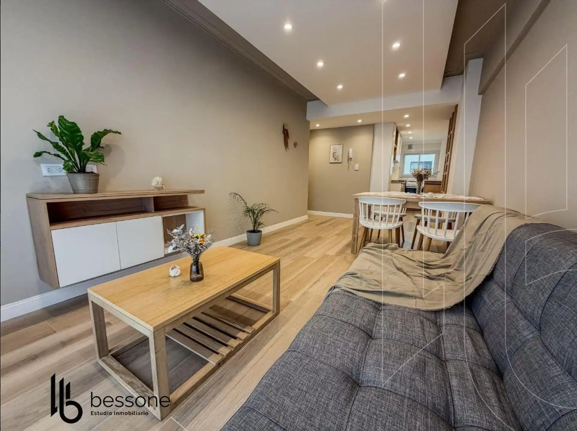 Depto 3 amb, 50m² reciclado con balcón al frente — Plaza Mitre
