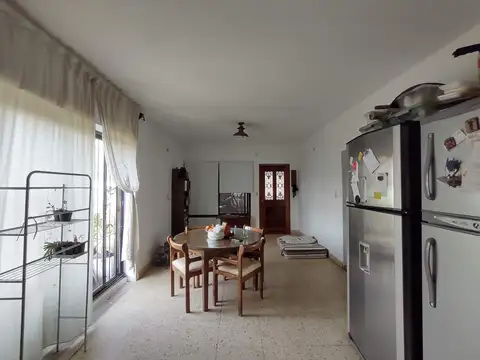 CASA 3 DORMITORIOS 2 BAÑOS CON GRAN LOTE ESQUINA