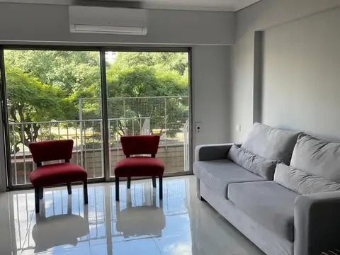 Lima 100, Piso 1