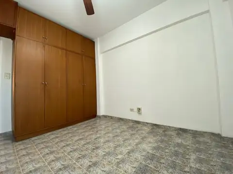 Av Castañares 4500