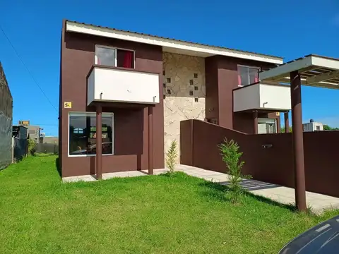 Departamento en venta - 2 Dormitorios 2 Baños - Santa Clara del Mar