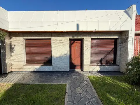 Casa en Venta en Munro, USD 158.000