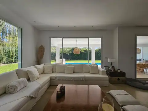 Casa en Alquiler en Santa Barbara, USD 4.200