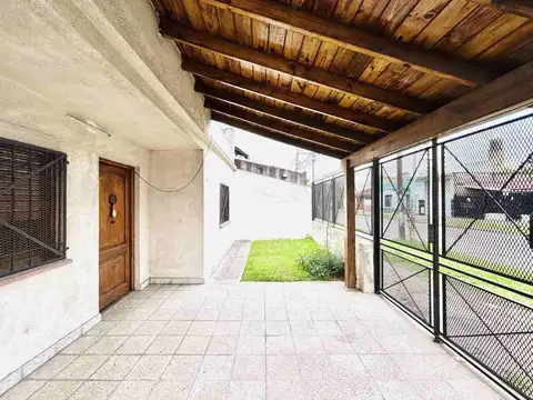 Depto Tipo Casa en Venta en El Palomar, USD 55.000
