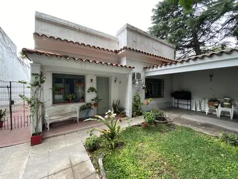 Venta Casa excelente ubicación actualmente dividida en 2 Ph