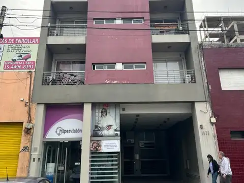 A 15 mts de estación subte Tronador