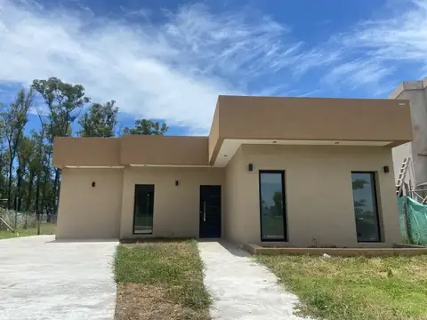 VENTA CASA 4AMB Bª SANTA SOFIA PILAR DEL ESTE