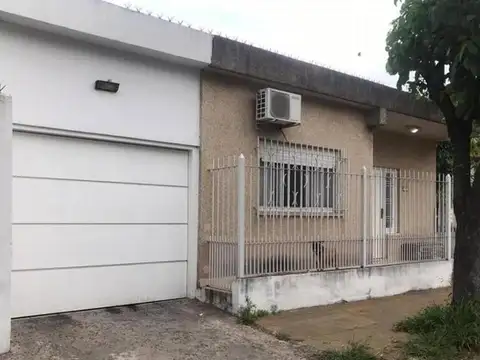 Casa en Venta en Bernal Oeste, USD 100.000
