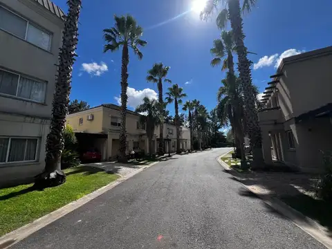 Casa Dúplex  en Alquiler en Palmas del Sol, Pilar, G.B.A. Zona Norte