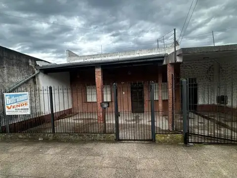 VENTA CASA AMERICANA 2 DORMITORIOS FONDO LIBRE MERLO PARQUE