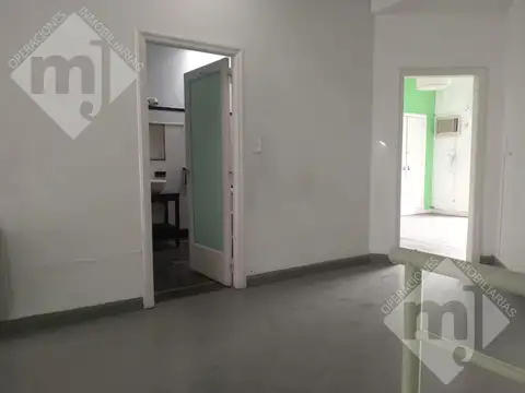 Oficina 4 ambientes con 1 baño