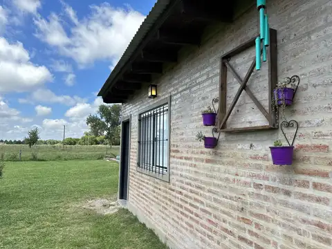 Descubre la magia de Bahia de los Lobos con la venta de este encantador complejo de dos cabañas!