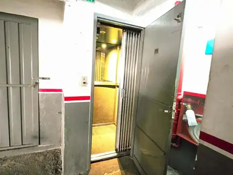 Cochera en venta - 12mts2 - Caballito