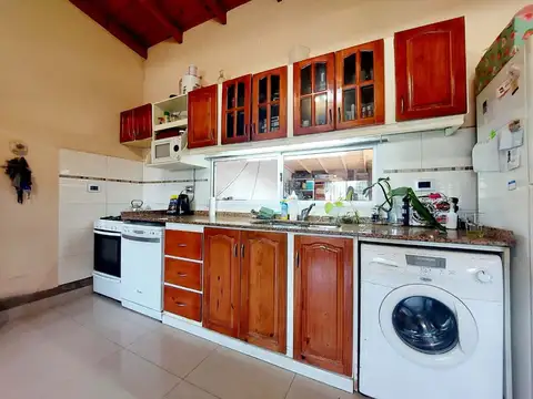 Casa 5 ambientes con 3 baños