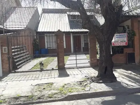 Casa  en Venta ubicado en Quilmes Oeste, Quilmes, G.B.A. Zona Sur - SVN0152_LP583938_1