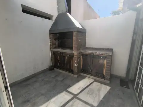 Depto Tipo Casa en Alquiler de 4 ambientes