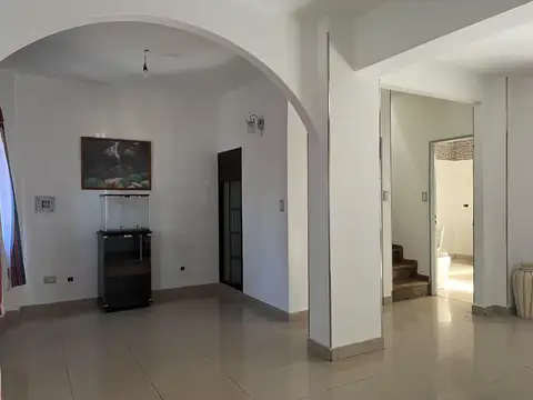 Depto Tipo Casa en Alquiler con 1 cocheras
