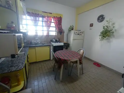 DEPTO 3 AMB VENTA CASEROS TERRAZA LUMINOSO