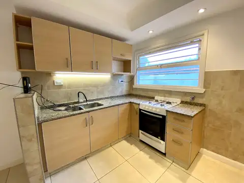 Casa en Alquiler con 1 cochera