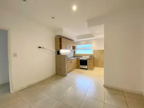 Casa 4 ambientes con 1 baño