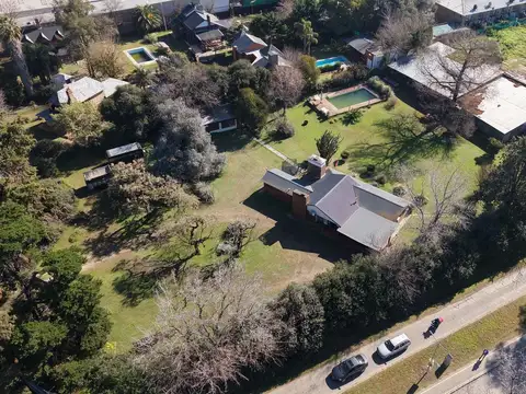 Terreno de esquina en  venta en FUNES