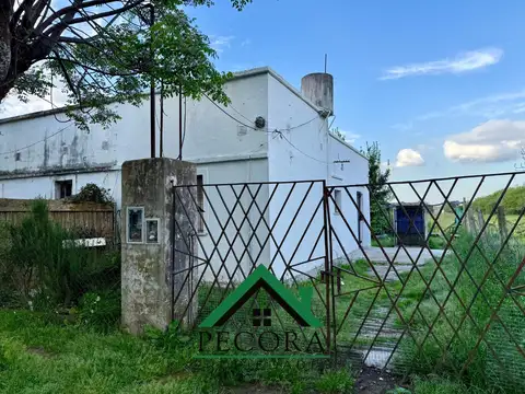 Casa 2 ambientes con 1 baño