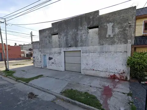 Deposito en venta - 335 m2 - Sarandi.