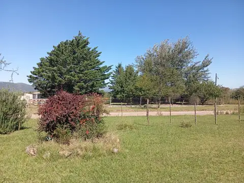 Casa 6 ambientes con 2 baños