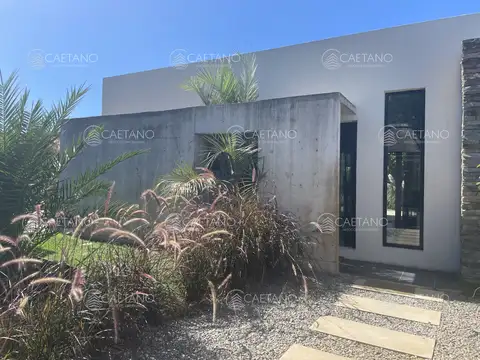 Casa 5 ambientes con 6 baños