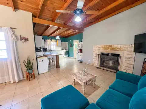 Casa 4 ambientes con 2 baños