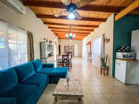 CASA 4 AMBIENTES JARDIN PISCINA APTA CRÉDITO