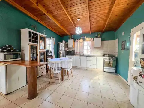 Casa en Venta con 2 cocheras