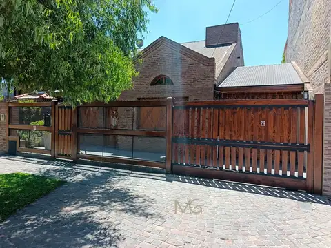 Casa en Burzaco