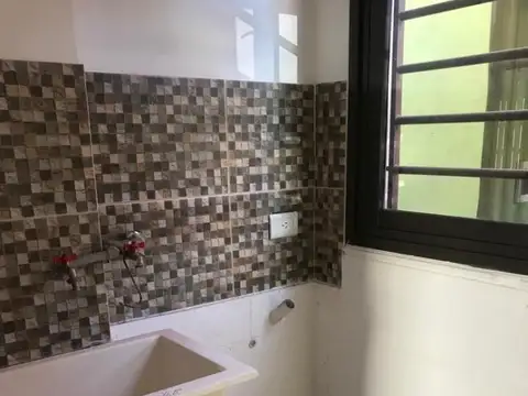 ALQUILER DEPARTAMENTO 3 AMBIENTES CON COCHERA Y PATIO