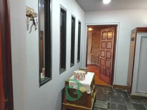 Casa en Venta con 4 cocheras