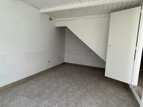 Casa en Alquiler con 1 cochera